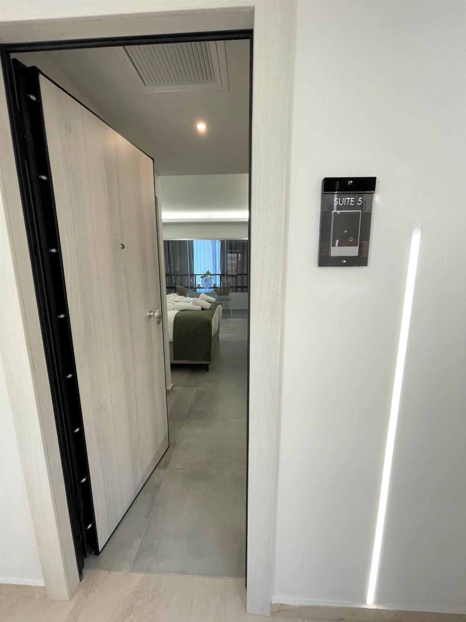 Chic Centre Suites アテネ エクステリア 写真